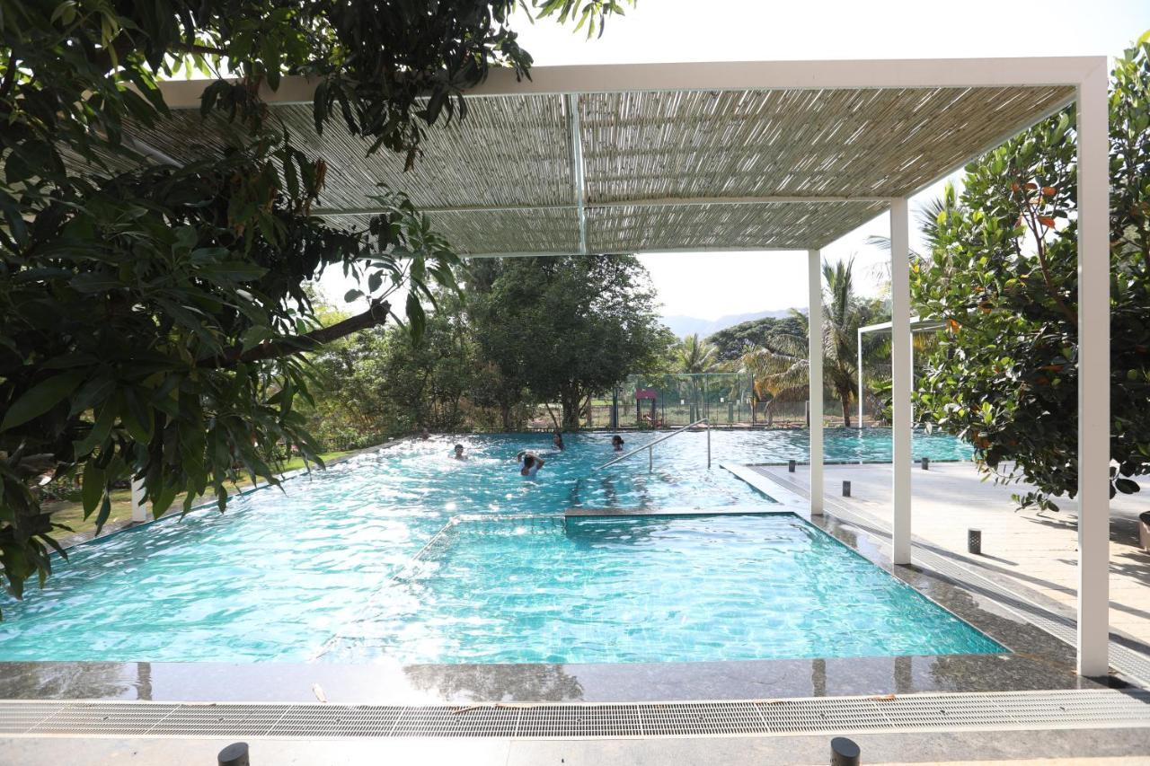 Golden Fields Resort Mulshi Esterno foto