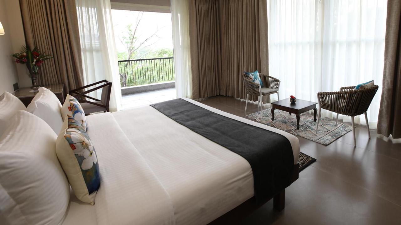 Golden Fields Resort Mulshi Esterno foto