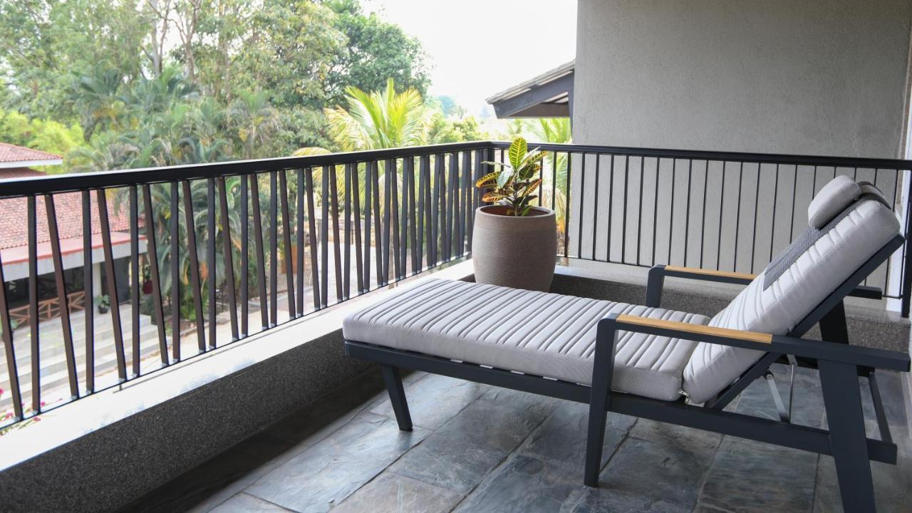 Golden Fields Resort Mulshi Esterno foto