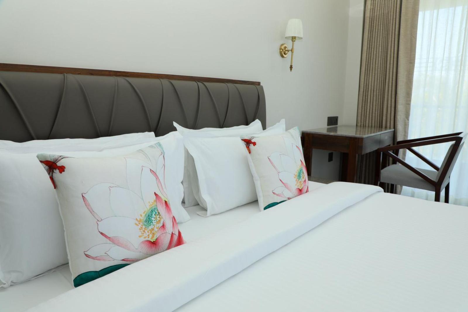 Golden Fields Resort Mulshi Esterno foto