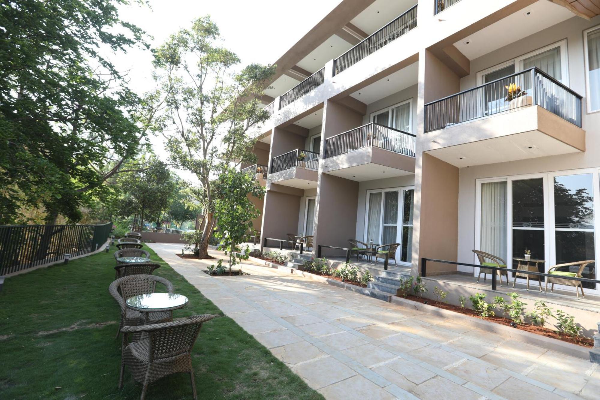 Golden Fields Resort Mulshi Esterno foto